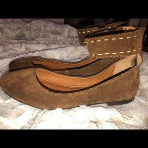 Frye Ankle Flats Size 7.5
